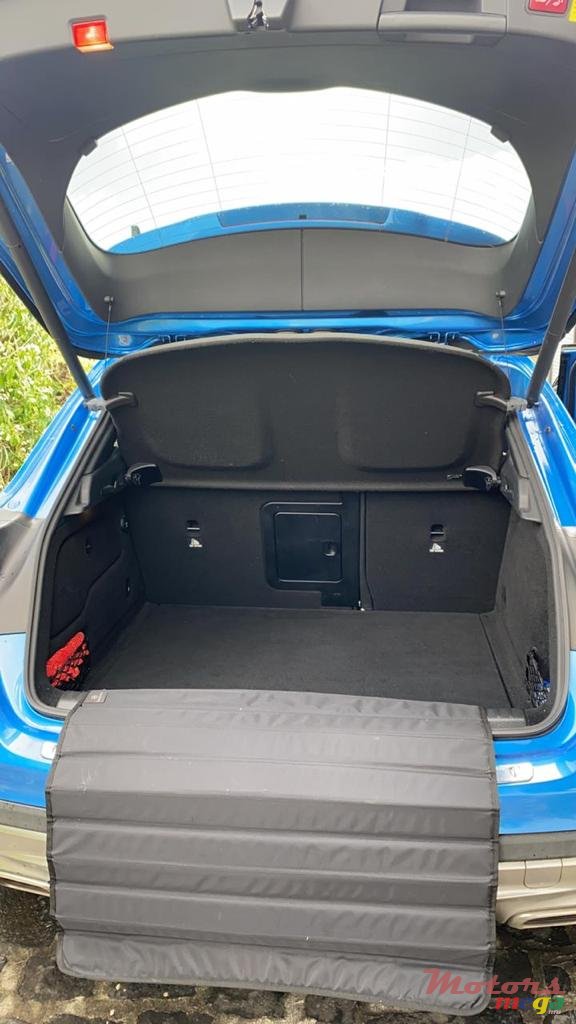 2015' Mercedes-Benz GLA-Class photo #6