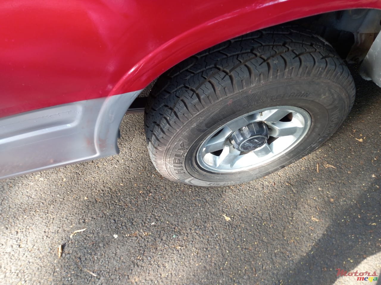 2003' Isuzu photo #2