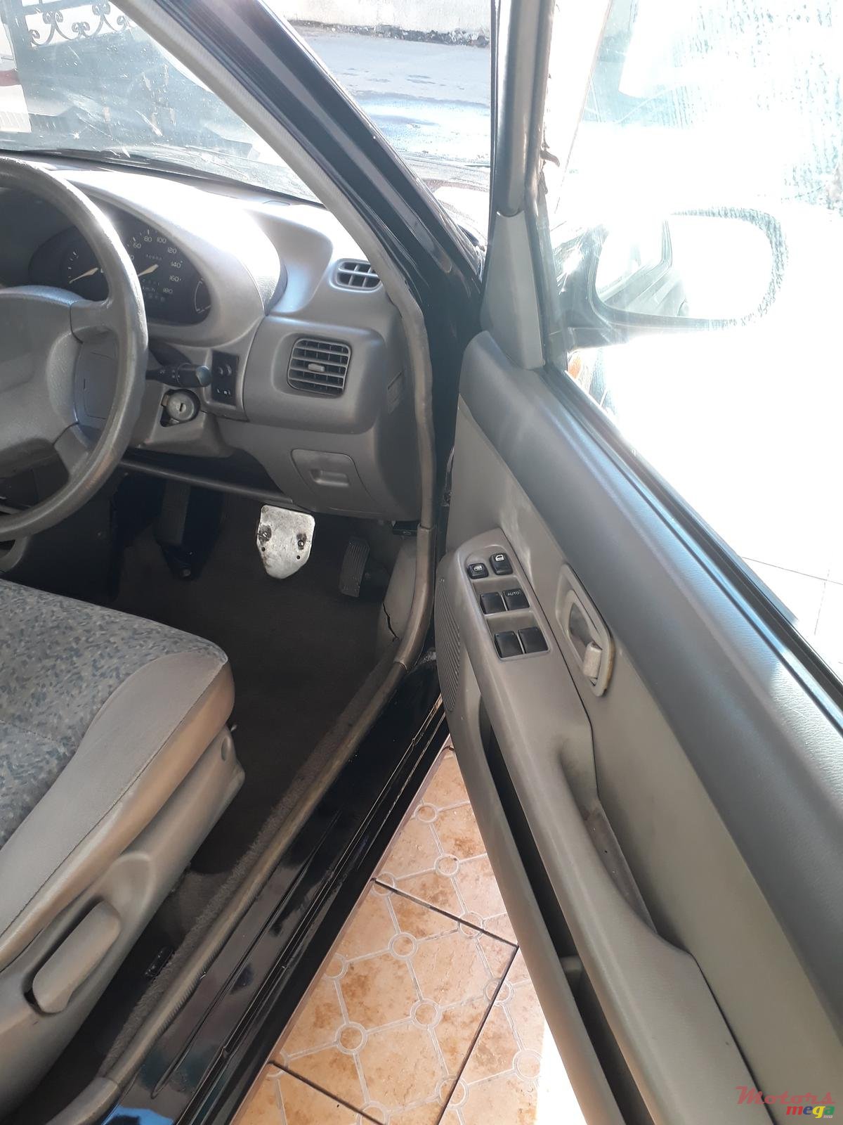 1997' Nissan March photo #5