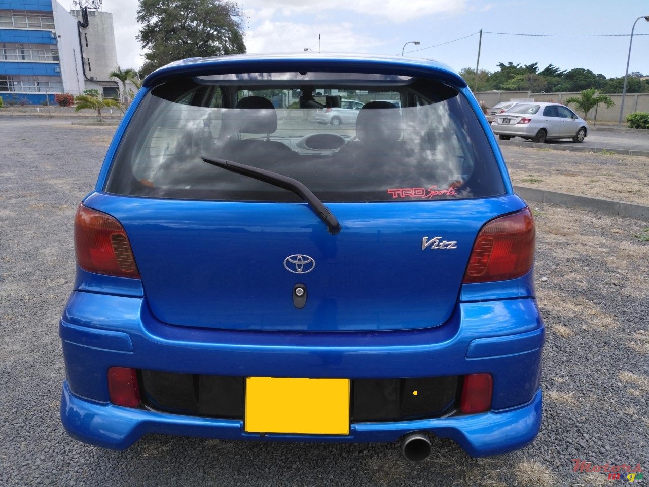 2001' Toyota Vitz photo #4
