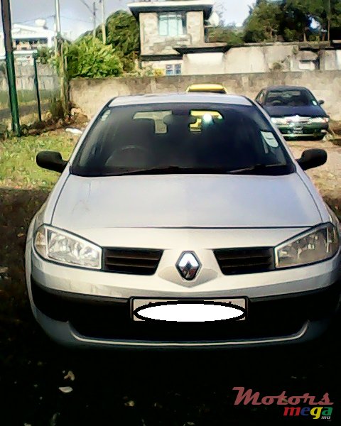 2004' Renault Megane photo #1