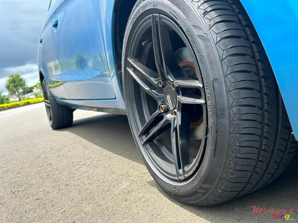 2016' Mitsubishi Attrage photo #1