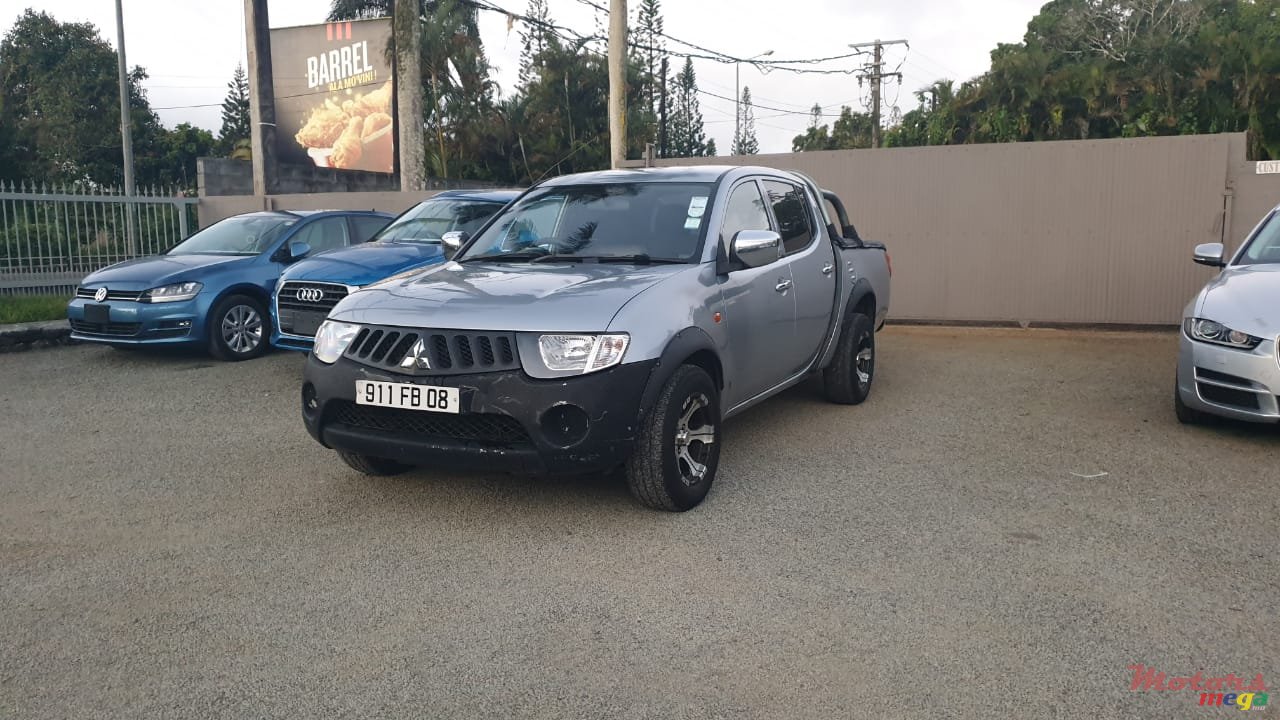 2008' Mitsubishi L 200 photo #2