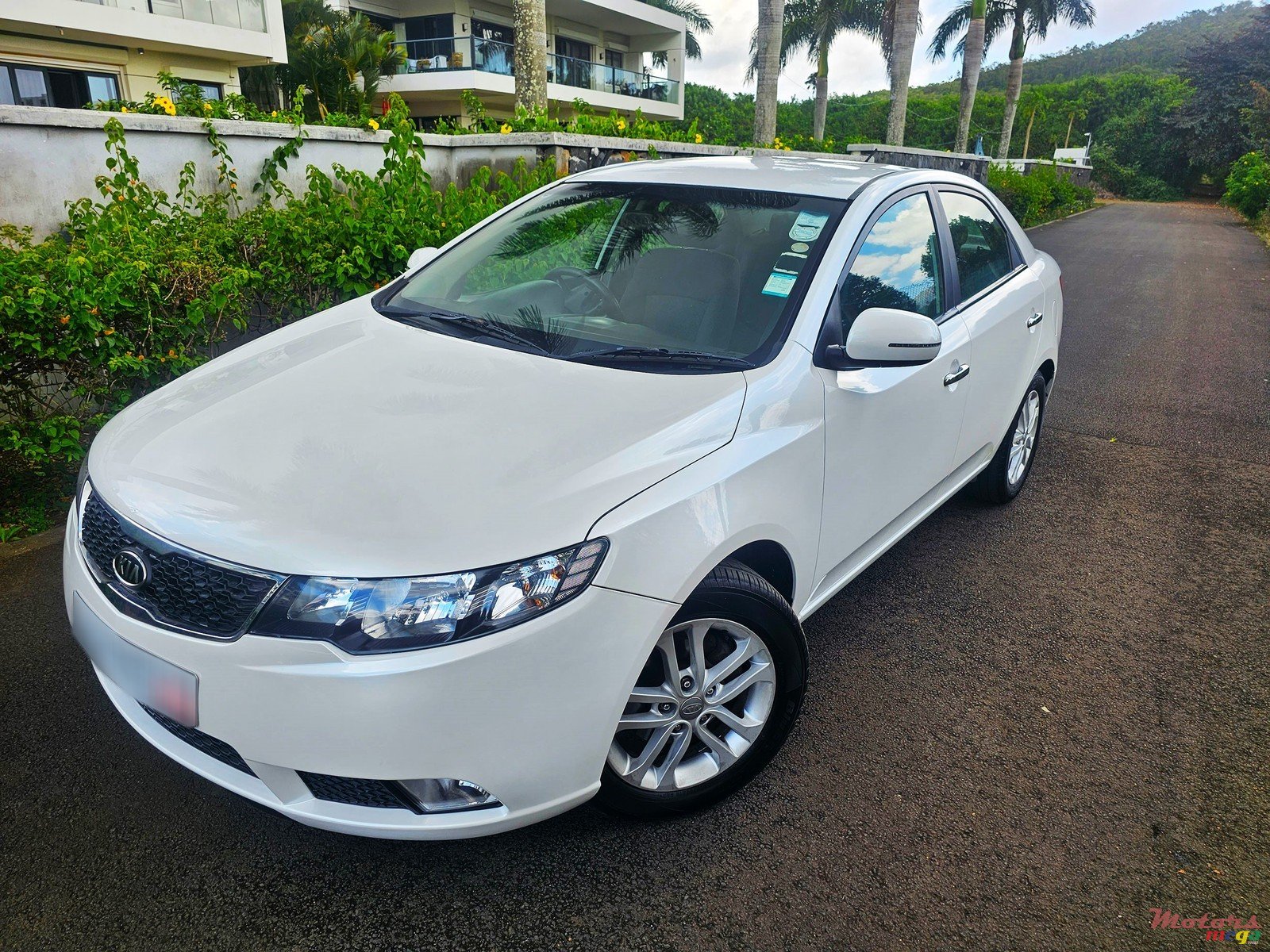 2012' Kia Cerato 1.6 Sedan photo #2