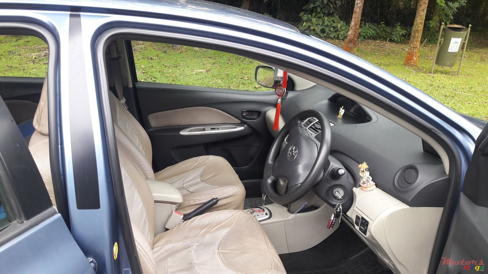 2007' Toyota Yaris Belta photo #3