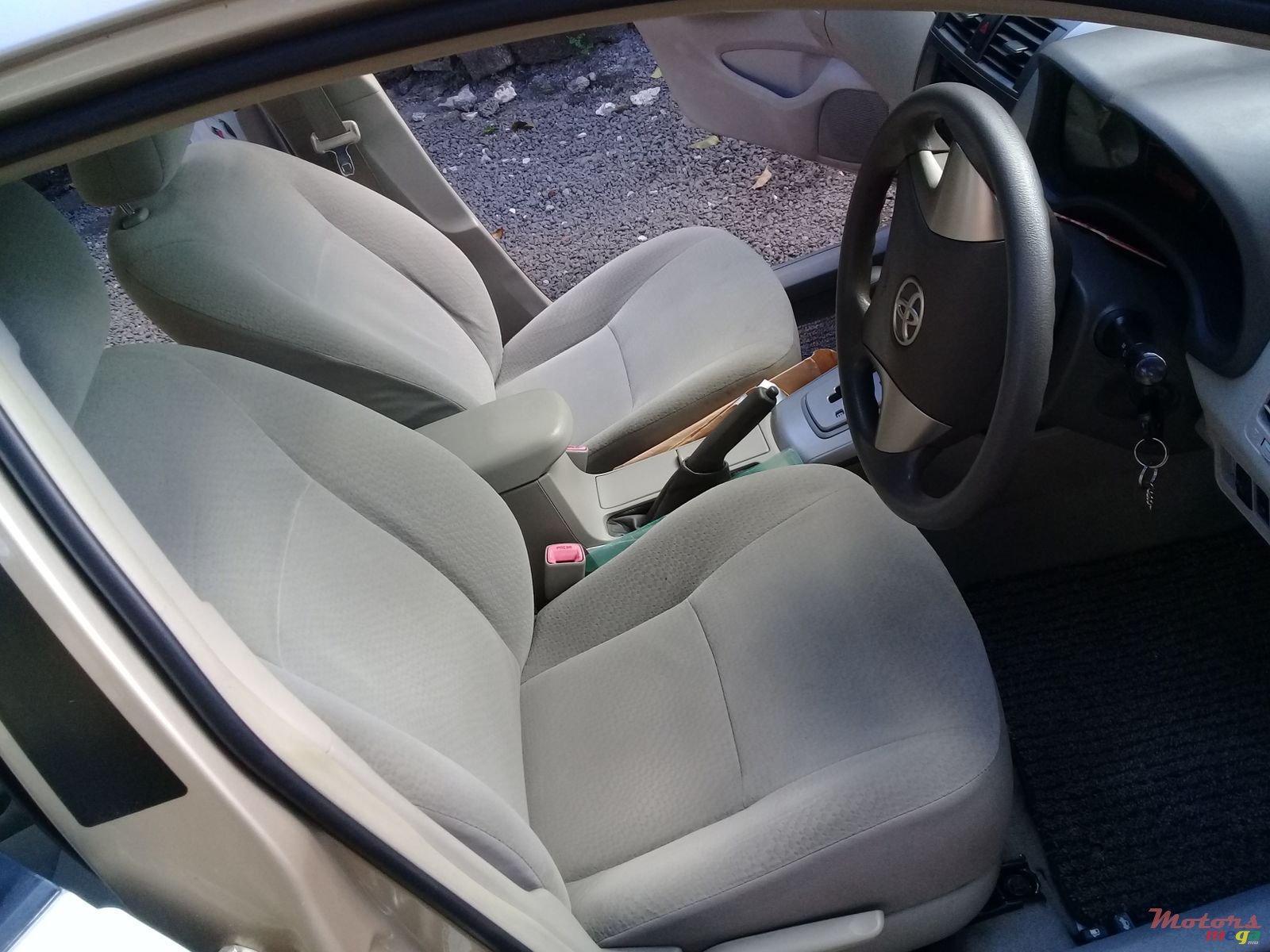 2009' Toyota Axio 00 photo #3