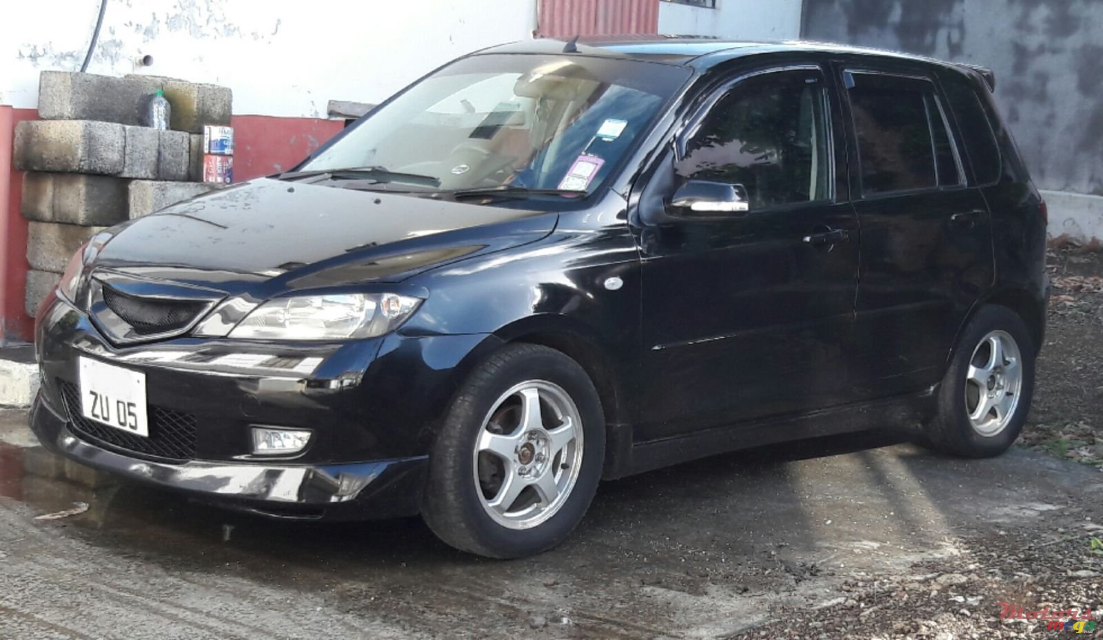 2005' Mazda 2 photo #1