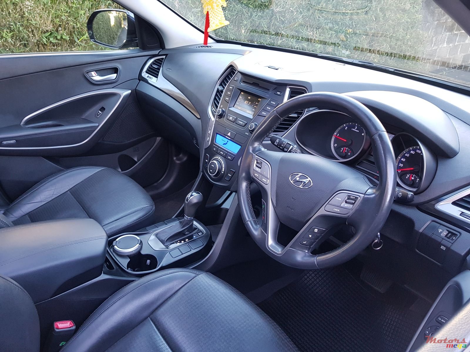 2014' Hyundai Santa Fe Automatic photo #7