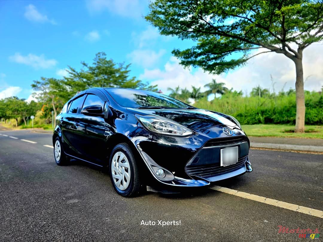 2017' Toyota Aqua photo #1