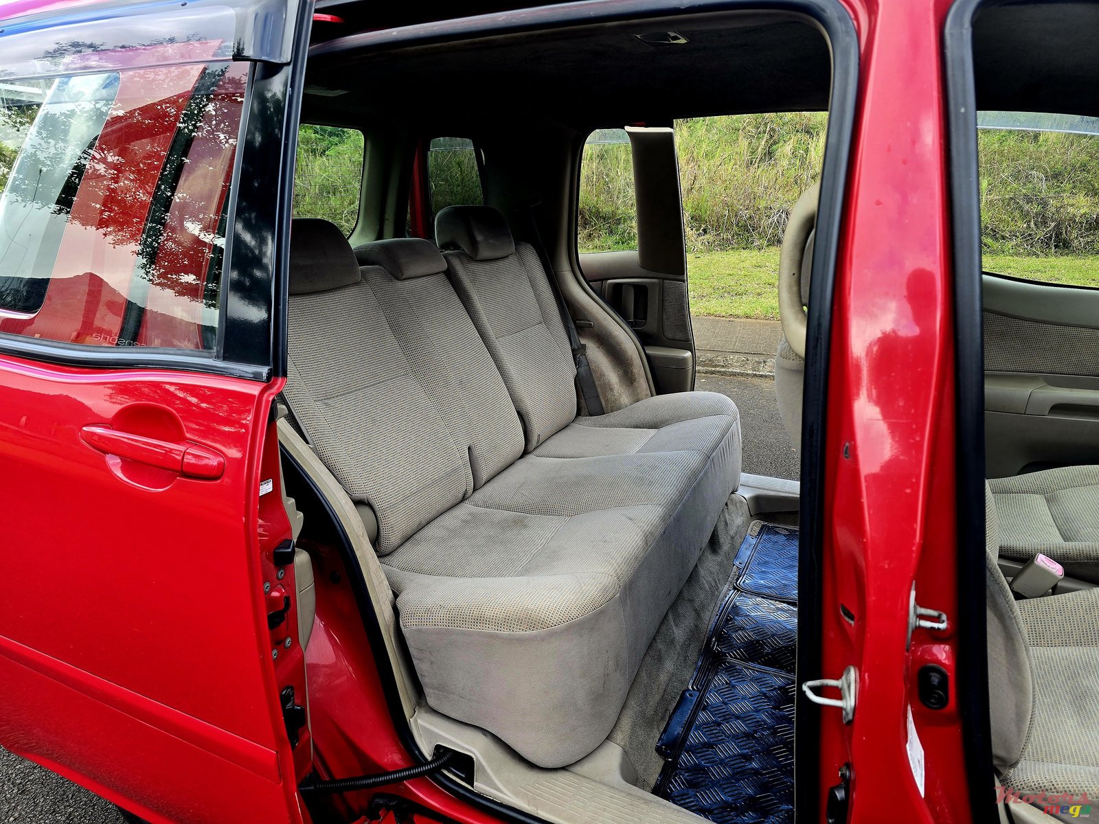 2003' Toyota Raum photo #7