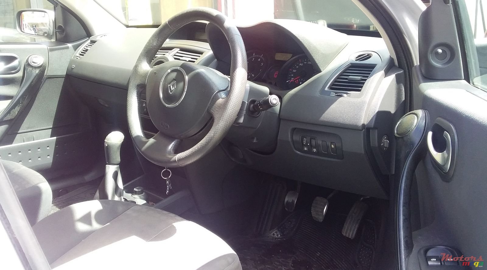 2007' Renault Megane photo #3