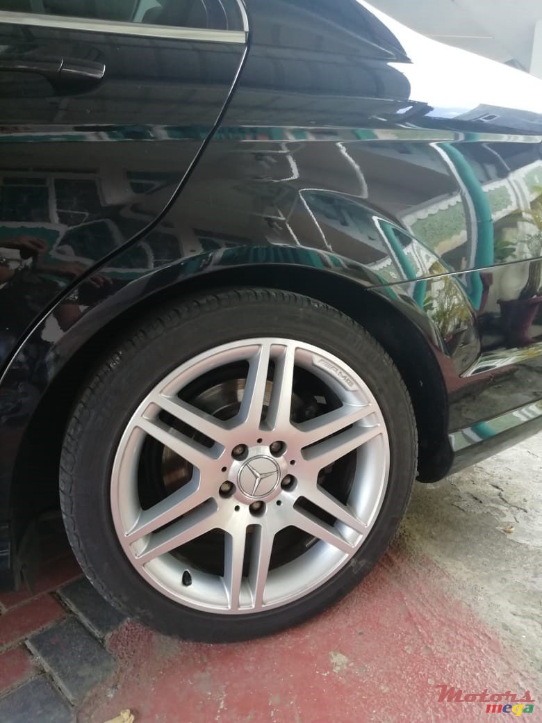 2008' Mercedes-Benz C-Class photo #4