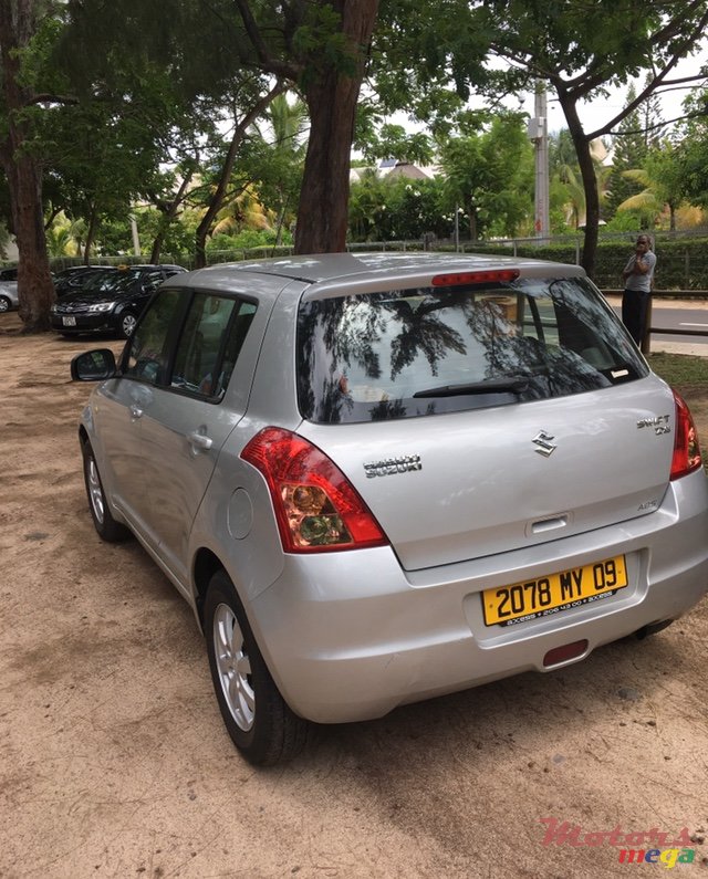 2009' Suzuki Swift photo #2