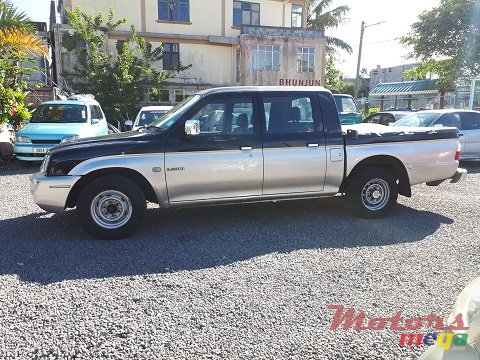 2007' Mitsubishi 4X2 L200 photo #5