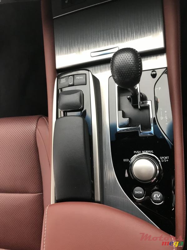 2012' Lexus GS 450h photo #2