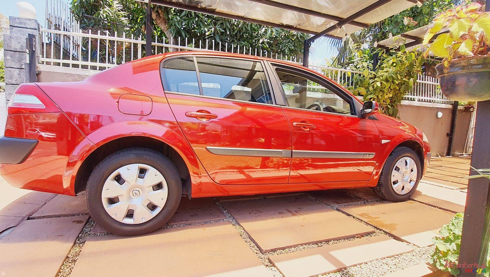 2006' Renault Megane photo #7