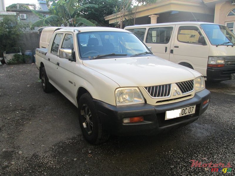 2007' Mitsubishi L 200 photo #2