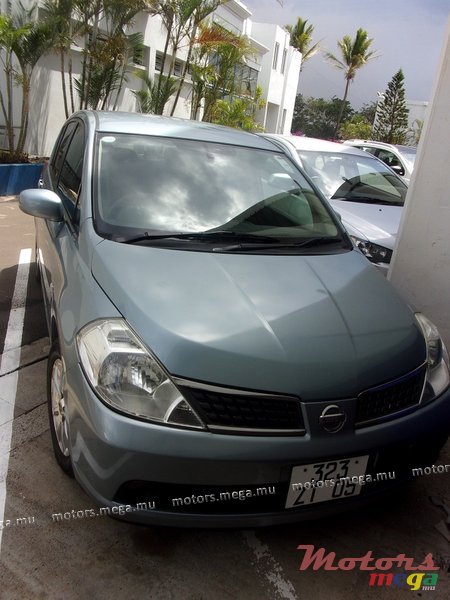 2005' Nissan photo #1