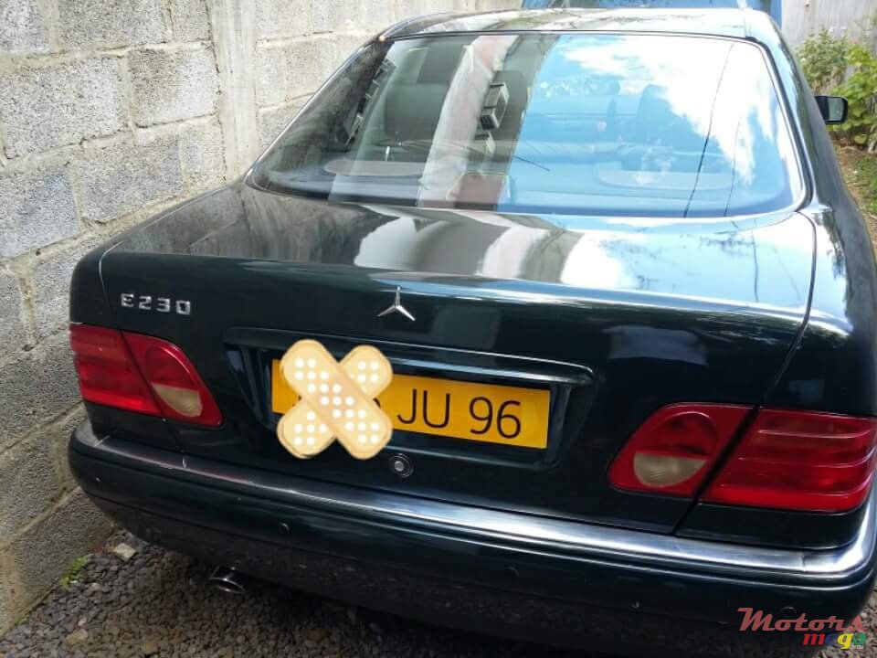 1996' Mercedes-Benz 230E photo #6