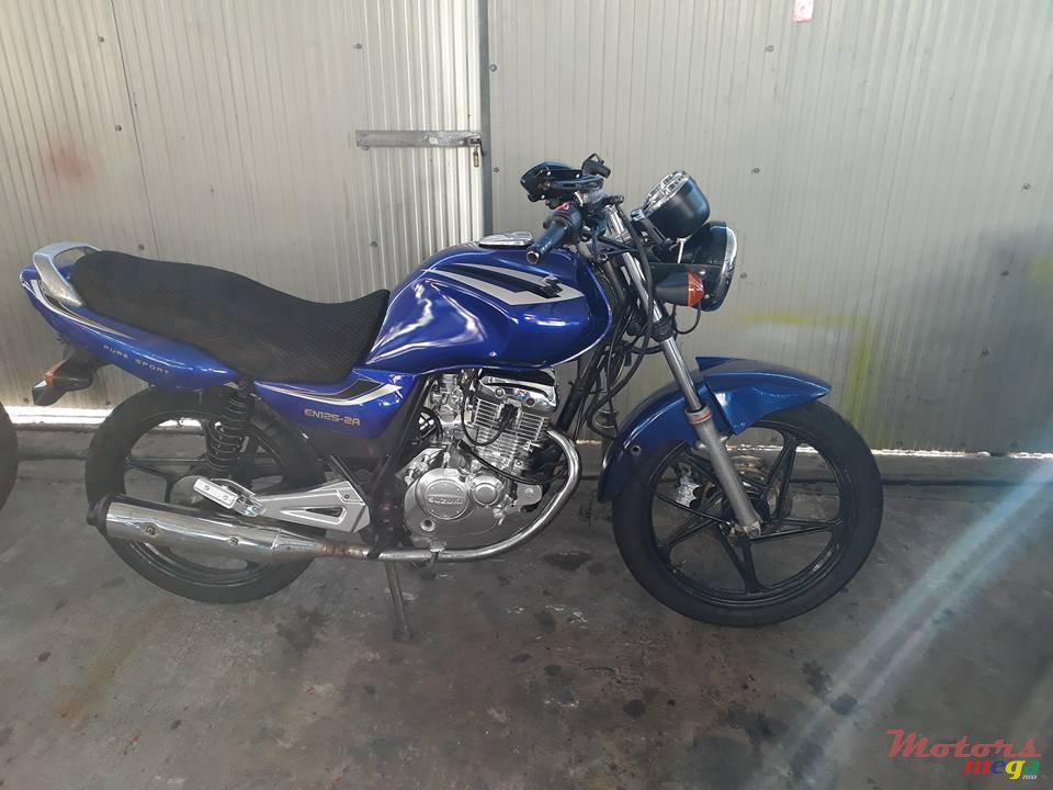 2010' Suzuki EN125 photo #1