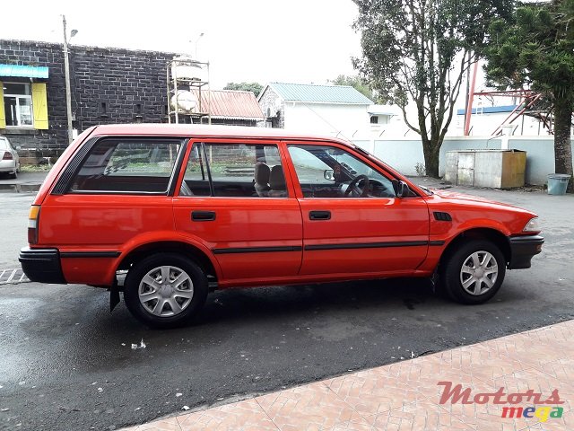 1989' Toyota Autovan photo #1