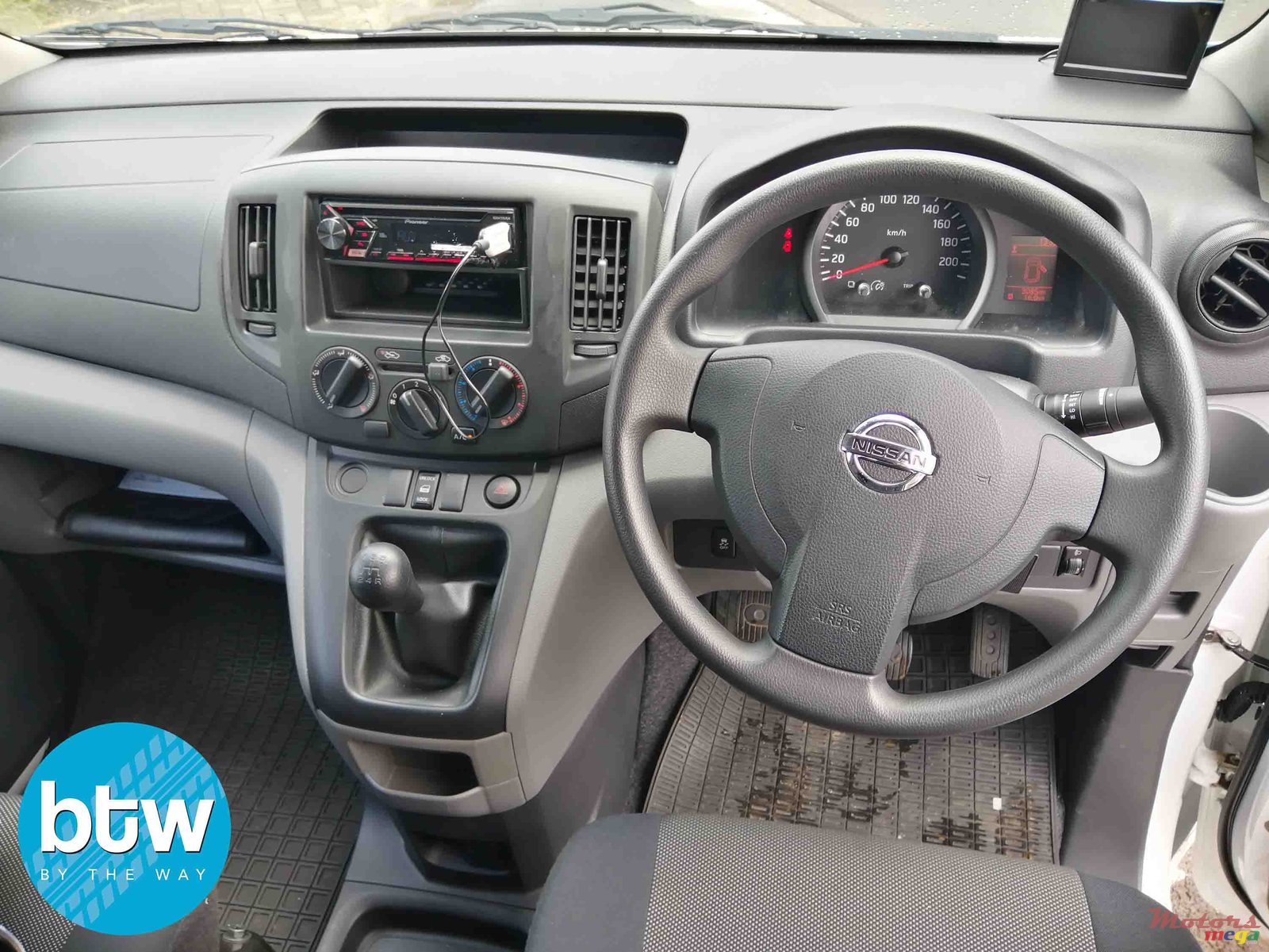 2019' Nissan NV photo #7