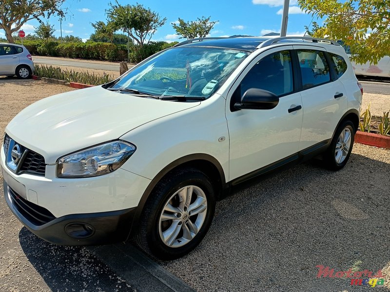 2012' Nissan Qashqai photo #2