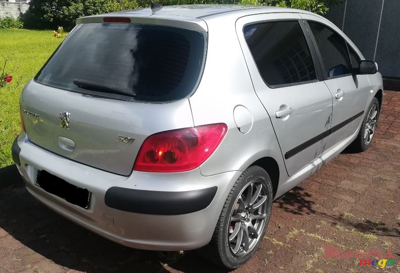 2004' Peugeot 307 Hatchback photo #6