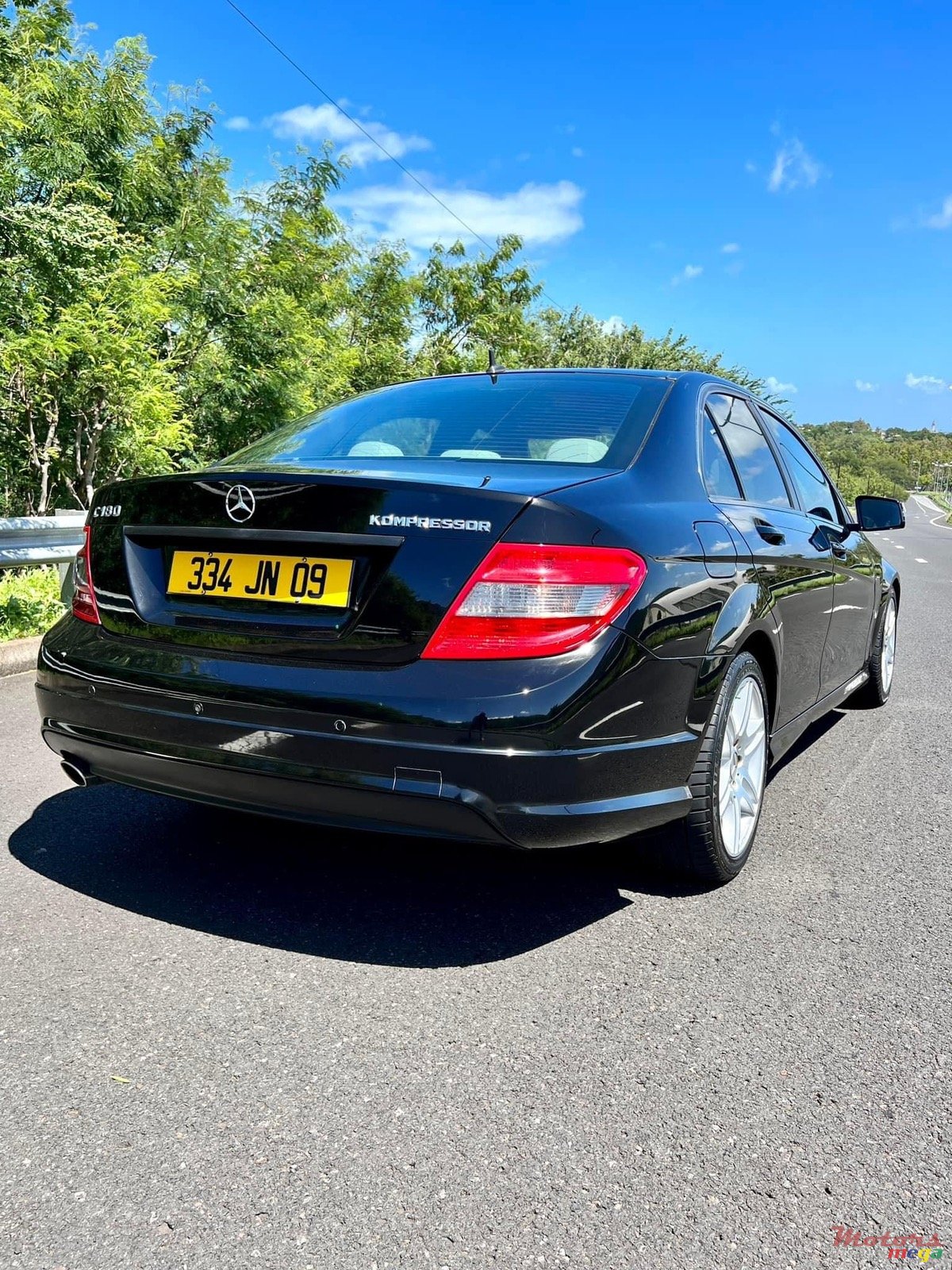 2009' Mercedes-Benz C-Class photo #3