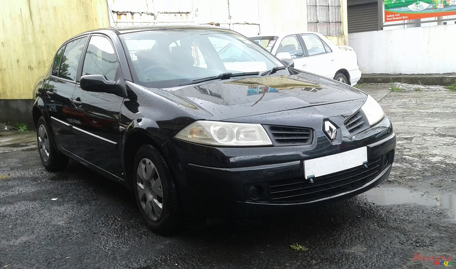 2008' Renault Megane photo #1