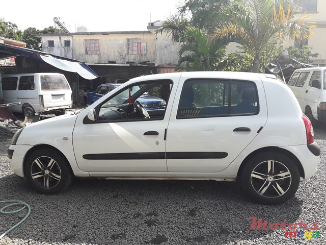 2003' Renault clio photo #4