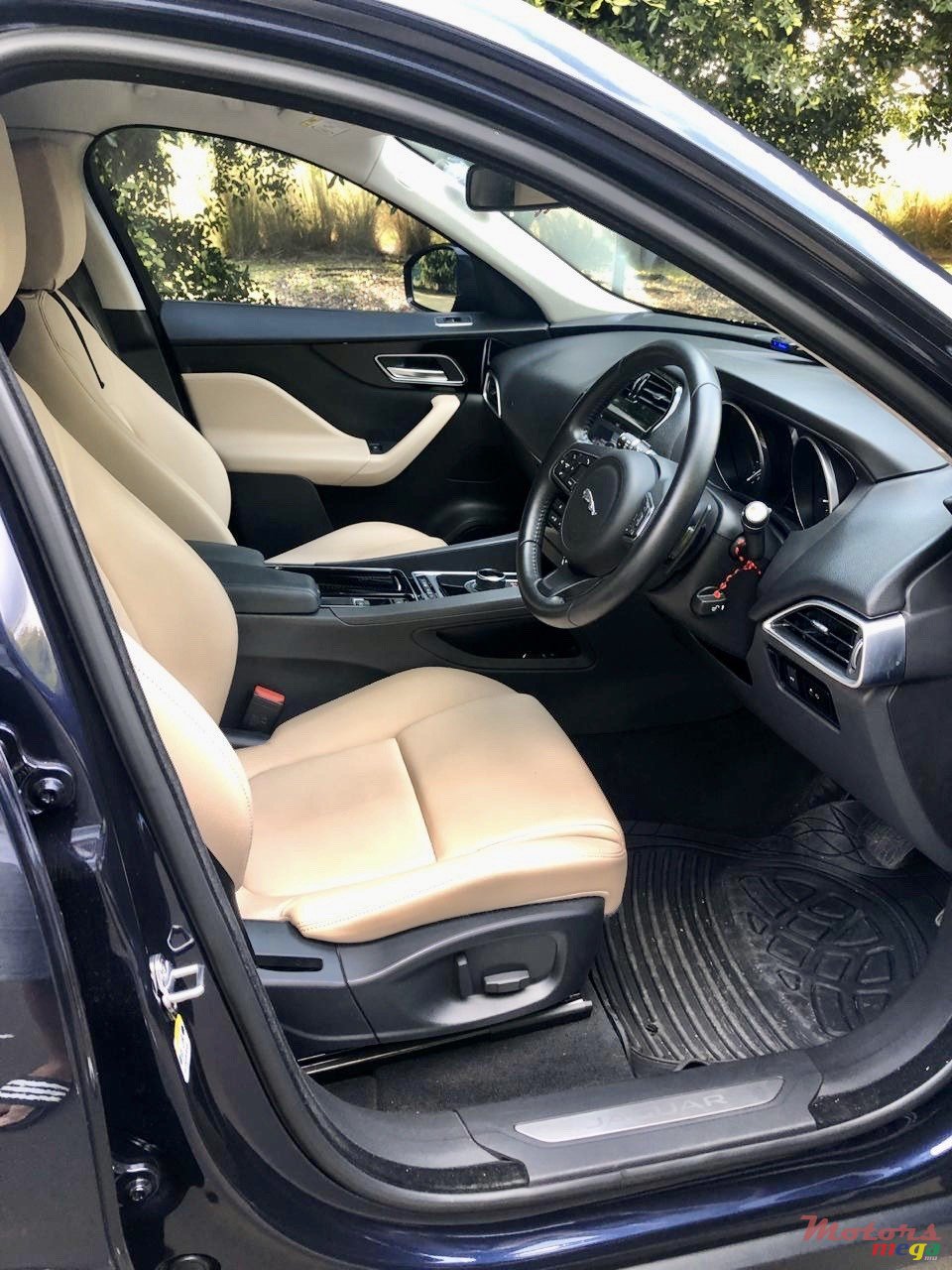 2017' Jaguar F-Type F-Pace photo #5