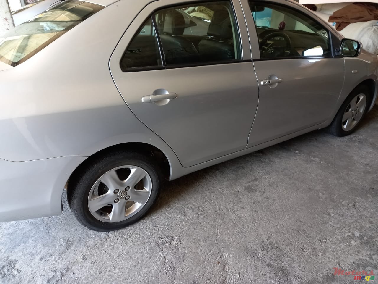 2008' Toyota Yaris photo #2