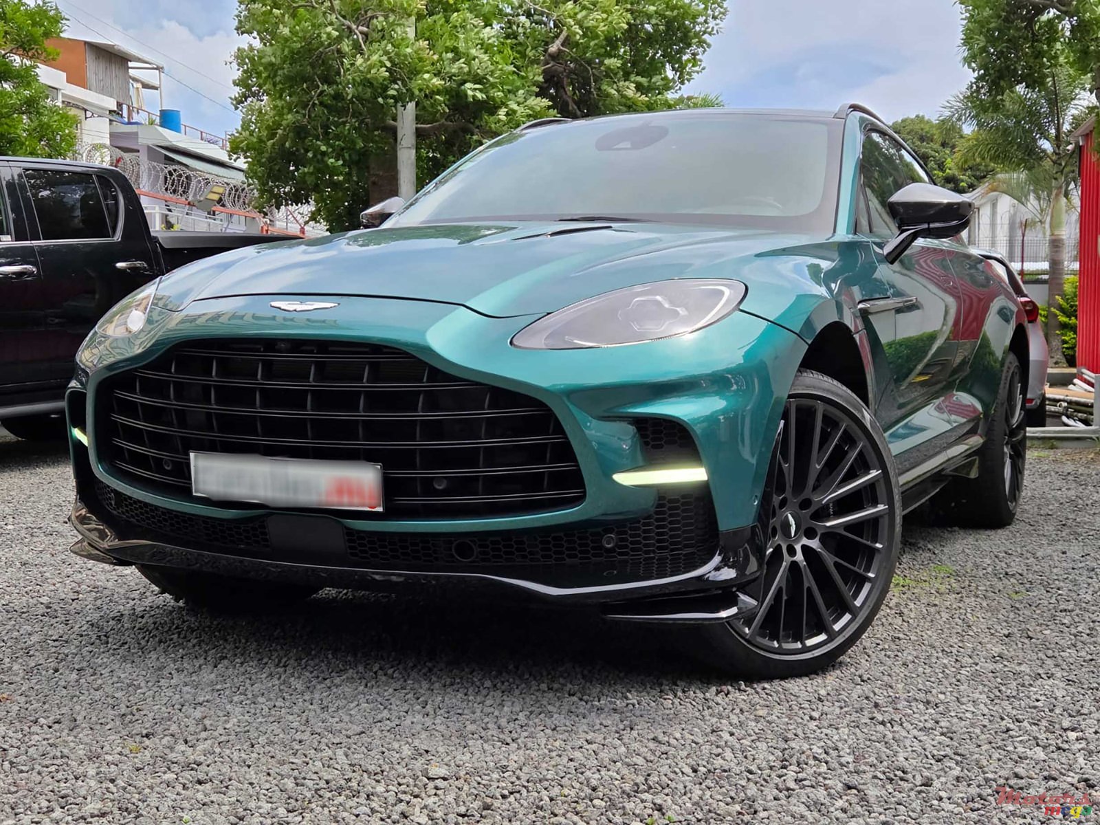 2023' Aston Martin DBX707 4.0 Twin Turbo V8 photo #1