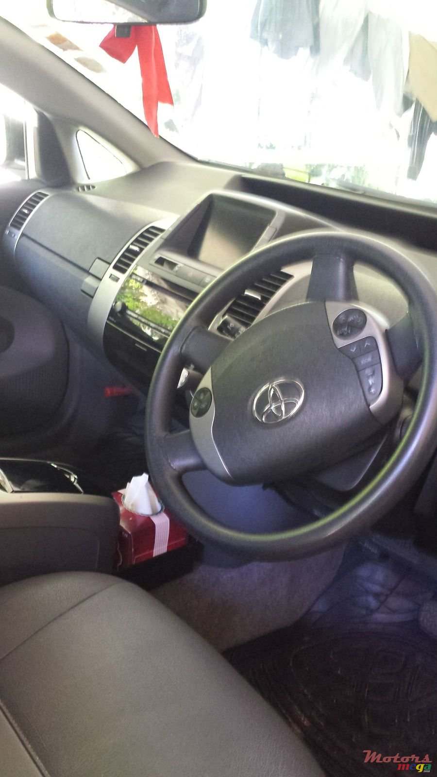 2010' Toyota Prius photo #1