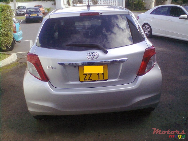 2011' Toyota Vitz photo #3