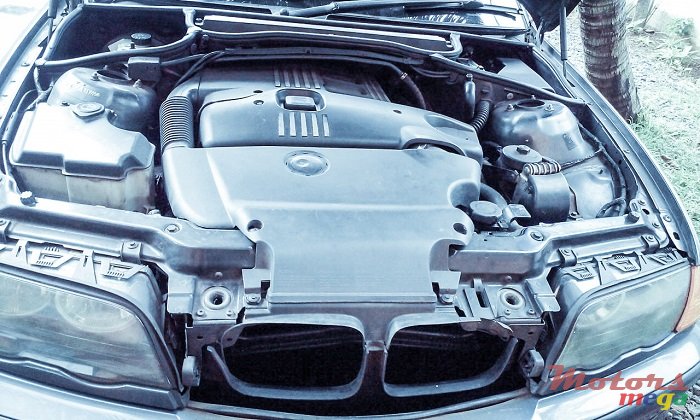 2002' BMW 320 e46 photo #4