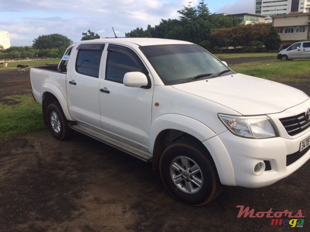 2013' Toyota Hilux photo #5