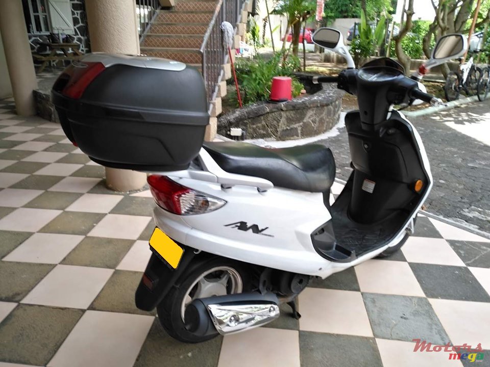 2017' Suzuki AN125 photo #4