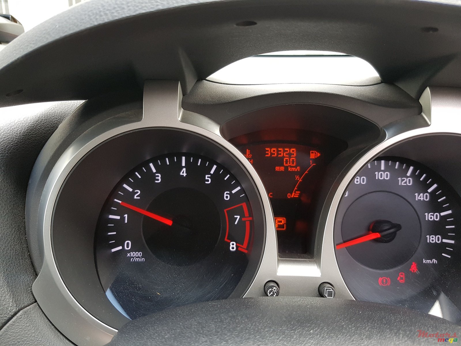 2011' Nissan Juke photo #4