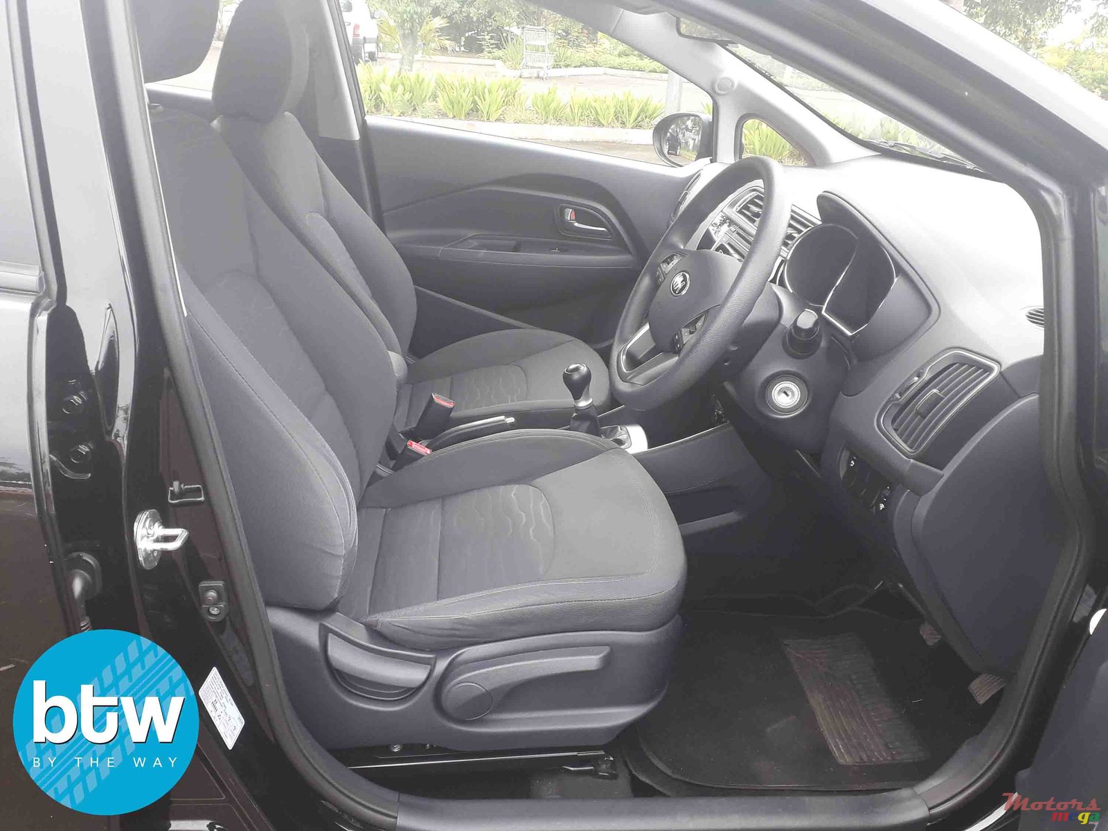 2016' Kia Rio photo #7