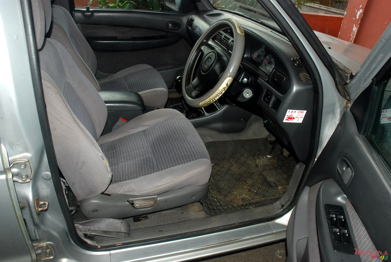 2000' Mazda B2500 photo #3