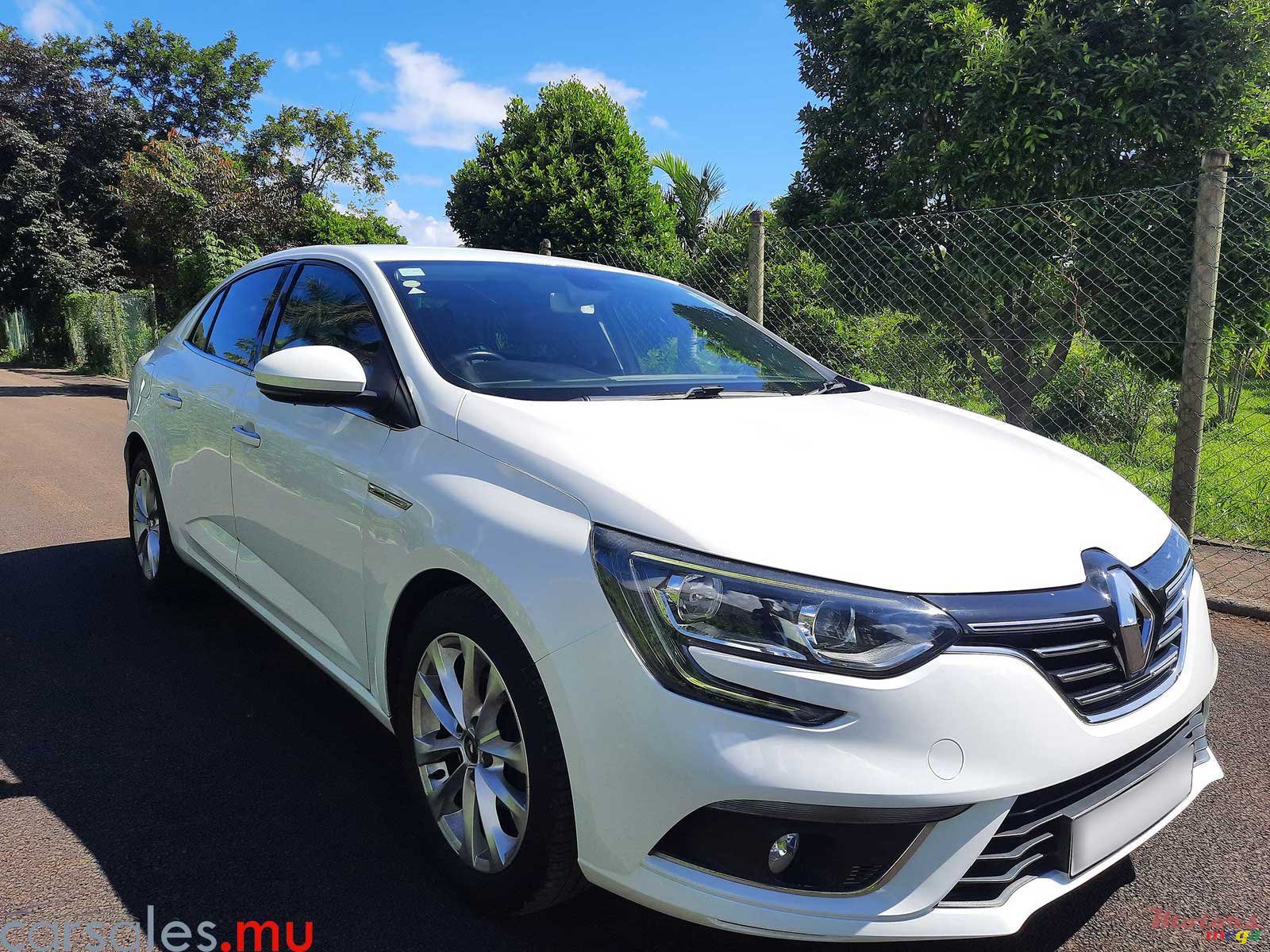 2017' Renault Megane Sedan photo #2