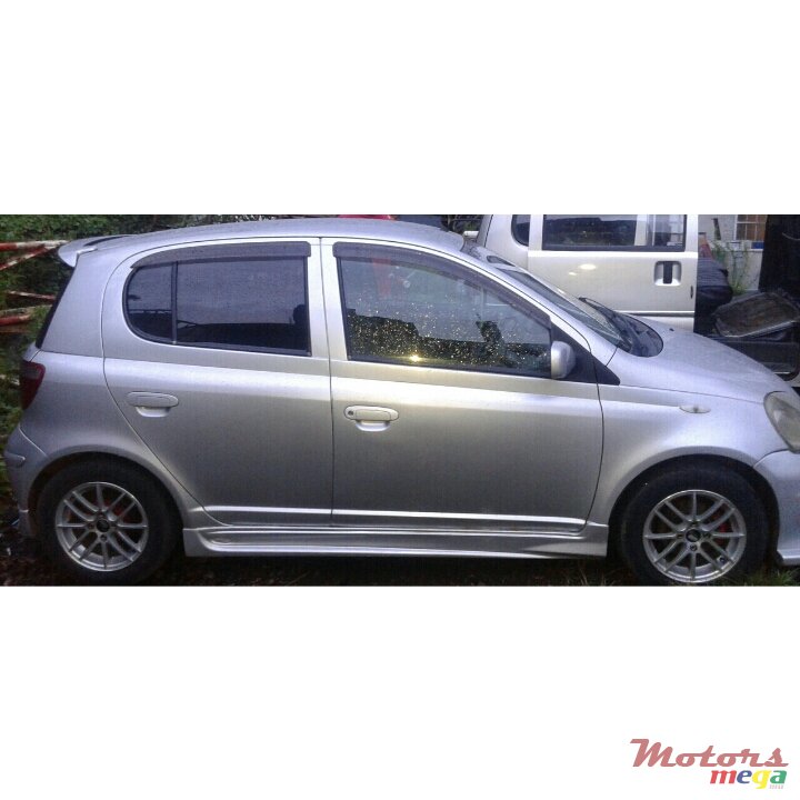 1999' Toyota vitz photo #1