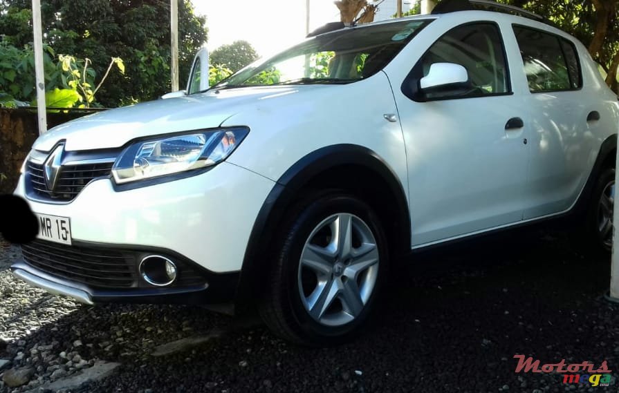2015' Renault Sandero StepWay photo #2