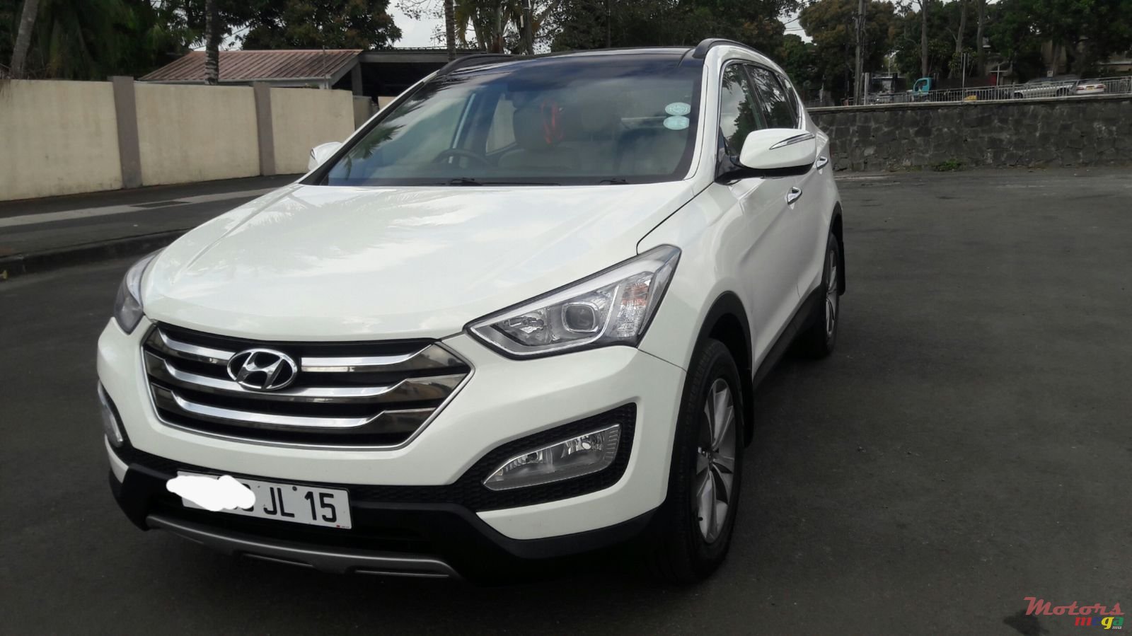 2015' Hyundai Santa Fe 2.2 l Turbo photo #1