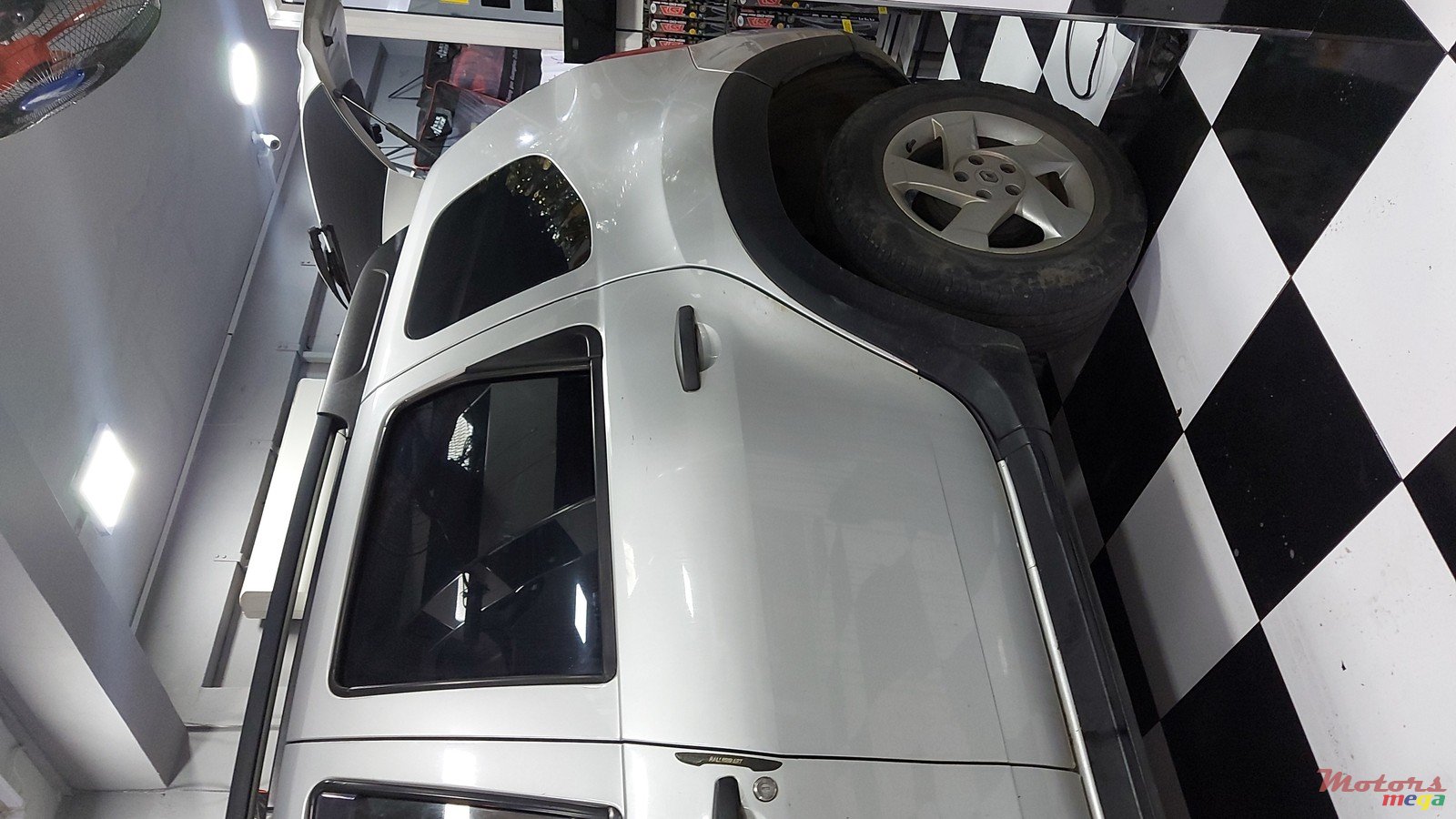 2014' Renault Duster Suv photo #2