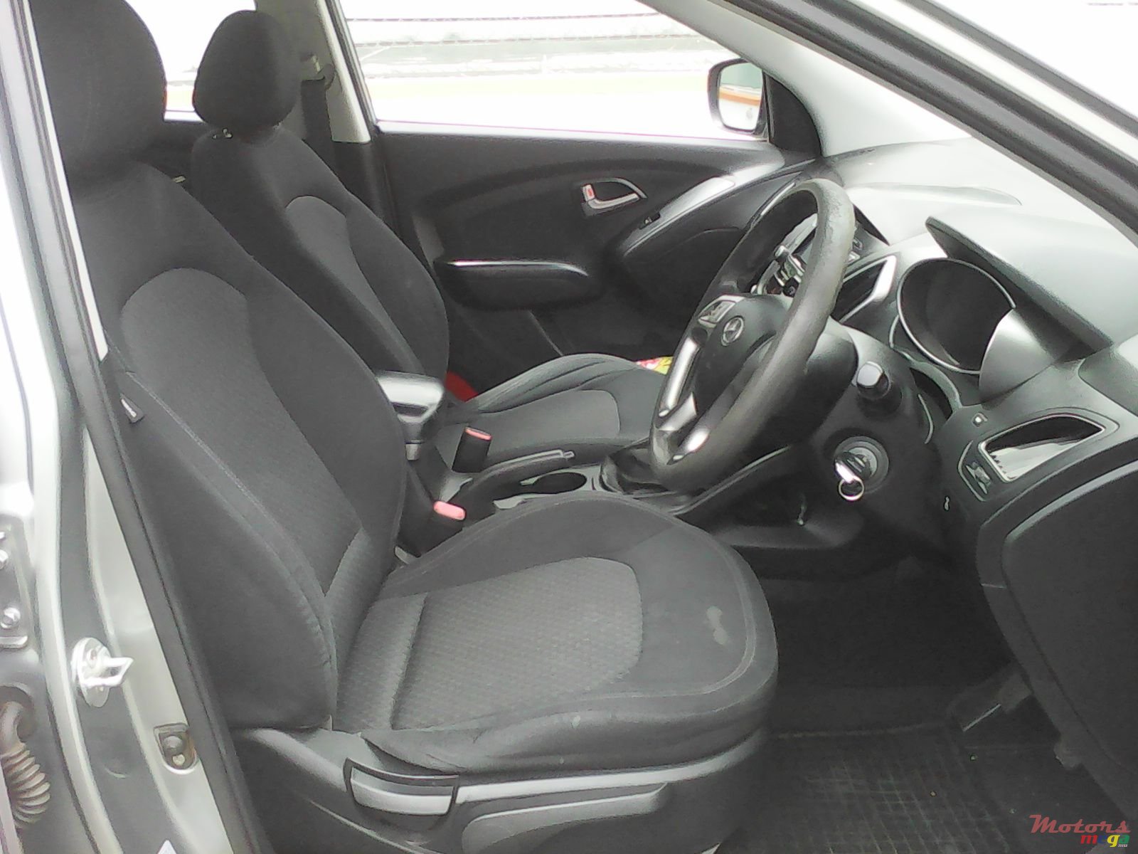 2011' Hyundai ix35 photo #4