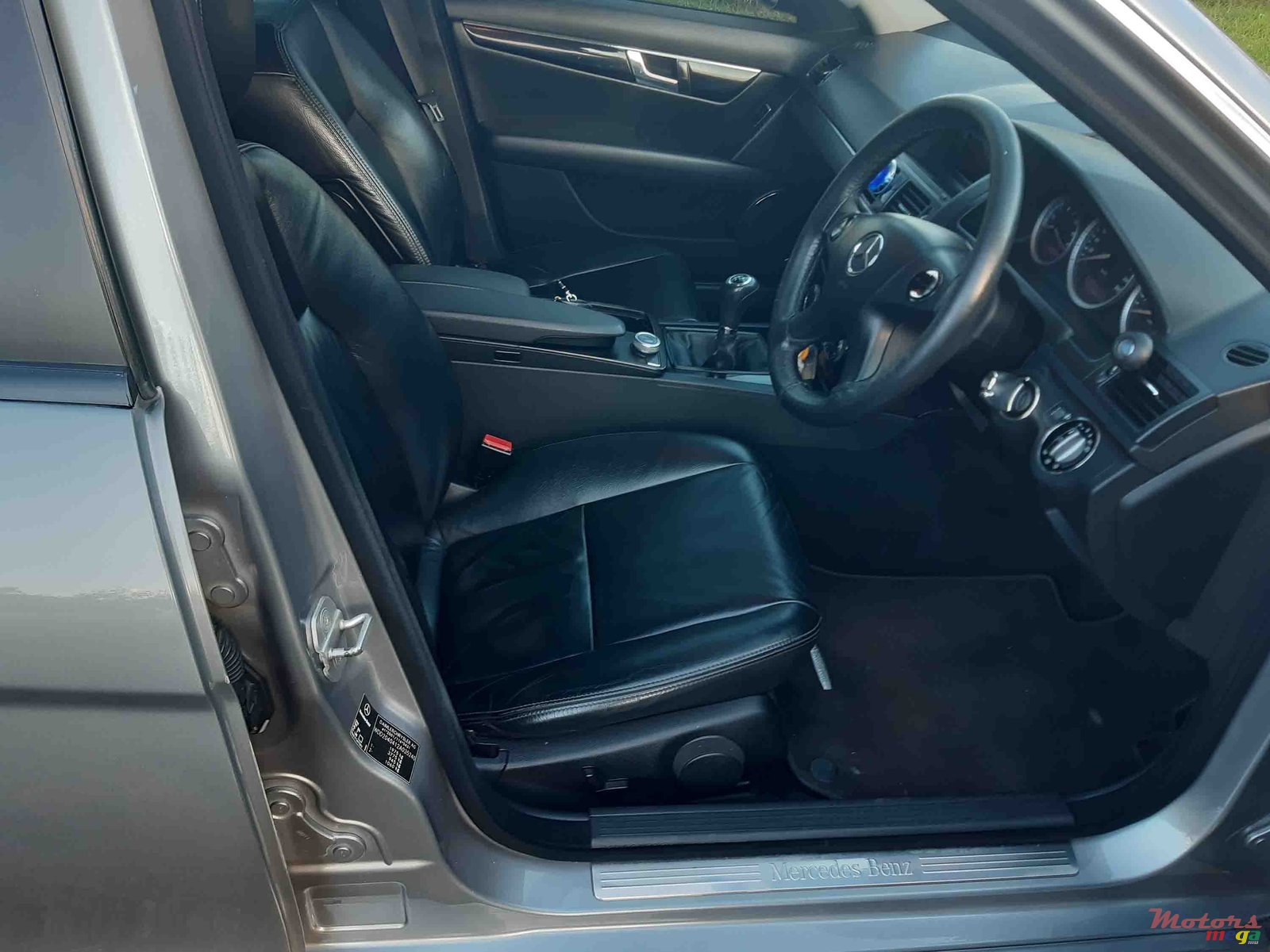 2009' Mercedes-Benz CL 200 photo #5