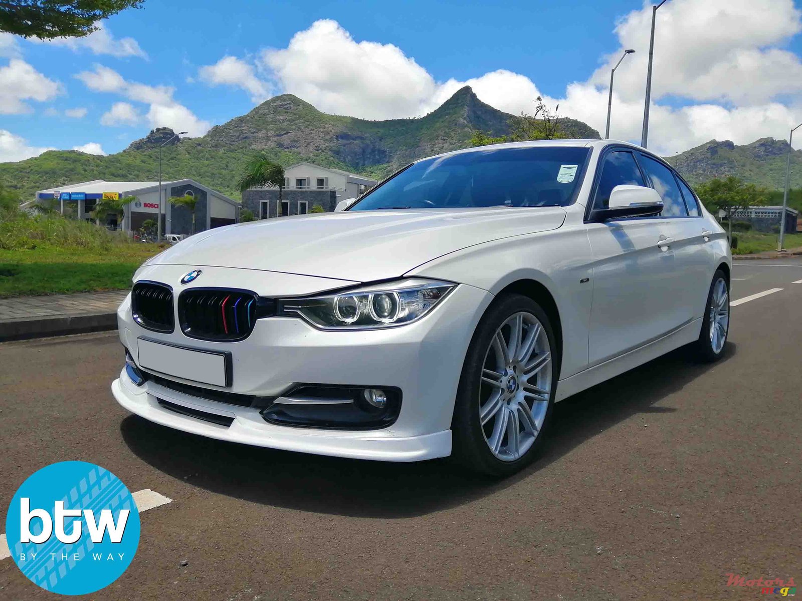 2016' BMW 320 photo #2